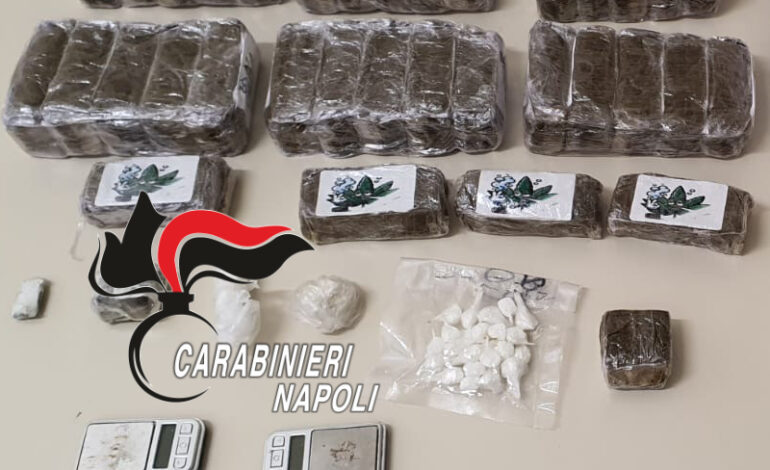 Padre e figlio trovati con 3 chili e mezzo di droga