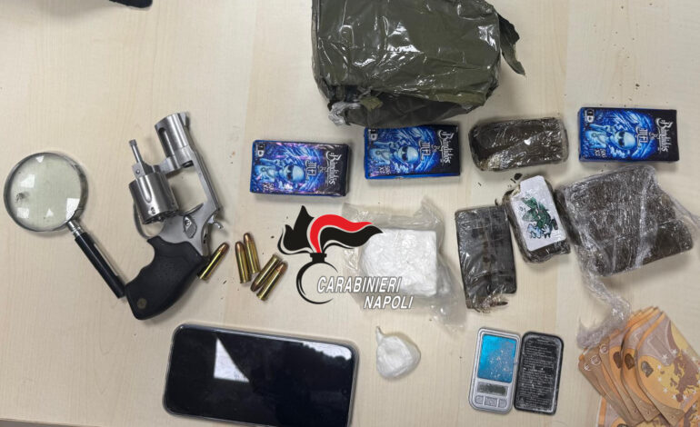 POZZUOLI/ Droga e pistola alla figlia piccola per evitare l’arresto del compagno