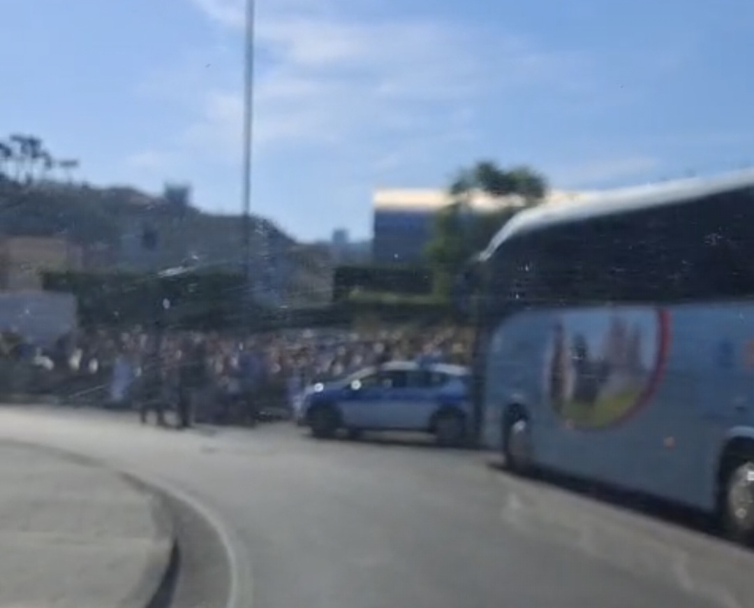 Svolta al porto di Pozzuoli, la Regione “aggiusta” la delibera anti-bus «HUB troppo lontano, va avvicinato agli imbarchi»