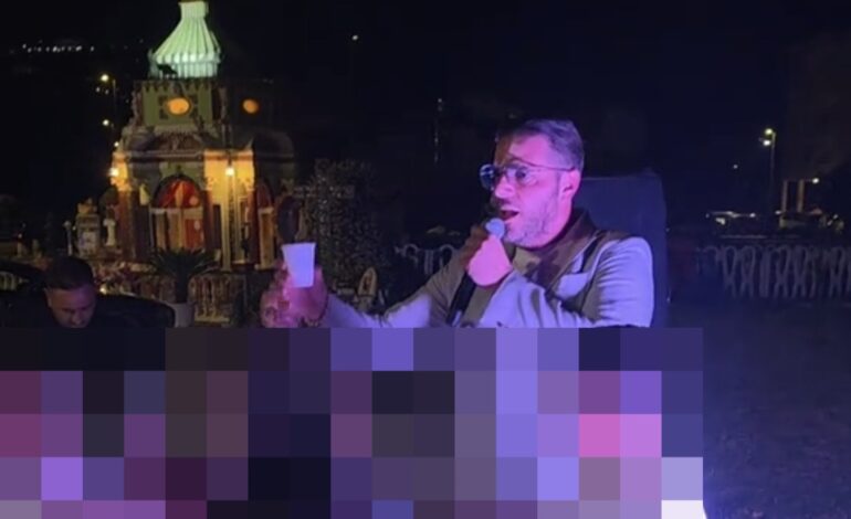 POZZUOLI/ Detenuto in videochiamata con il neomelodico, scatta l’inchiesta della Polizia