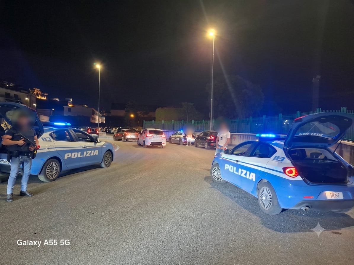 Movida, controlli interforze a Pozzuoli: 48enne fermato per molestie nei bar, denunciate tre persone