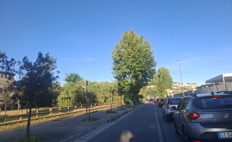POZZUOLI/ Traffico ad Arco Felice e Licola, due giorni di ingorghi «Dove sono i vigili?»