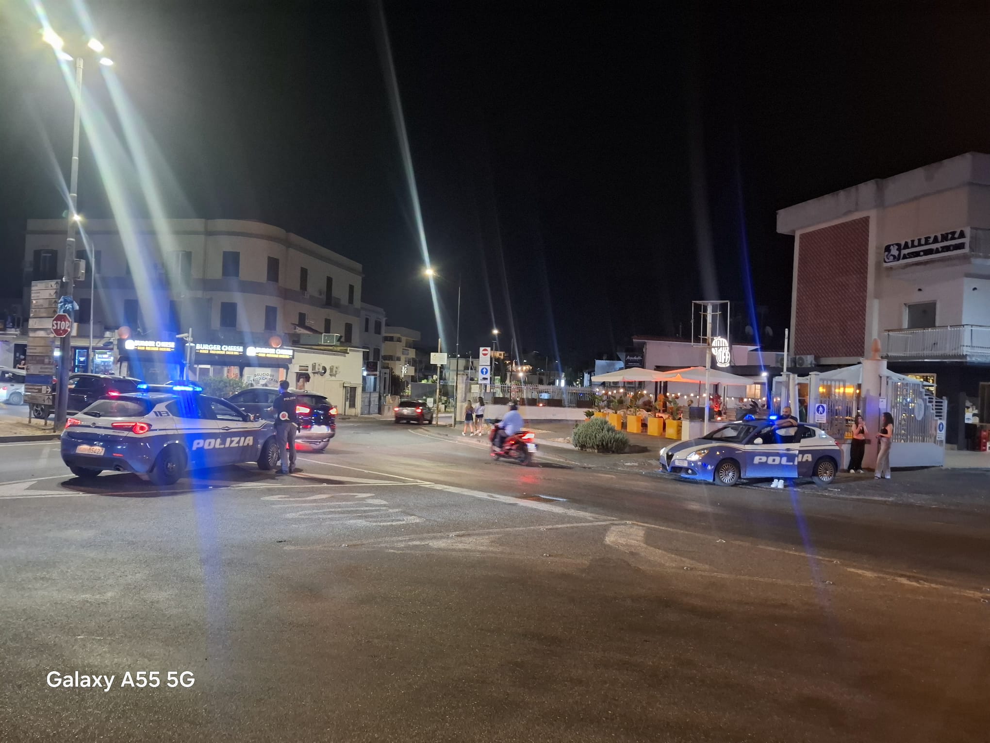 Controlli della Polizia ad Arco Felice: 64 persone identificate e raffica di sanzioni