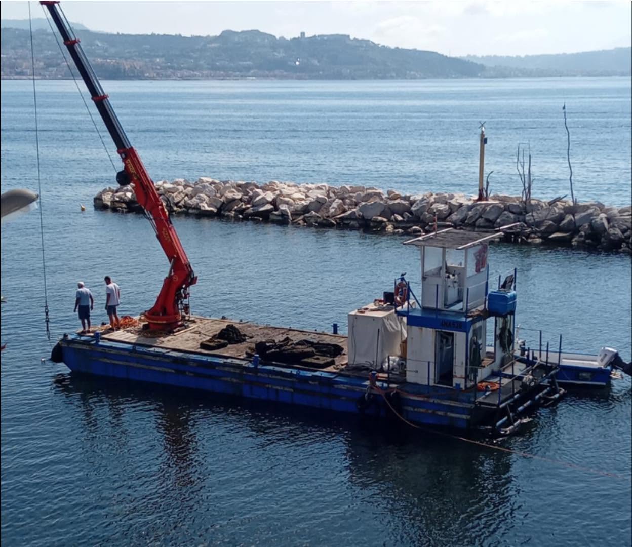 Discarica in mare, rimozione straordinaria di rifiuti a Bacoli