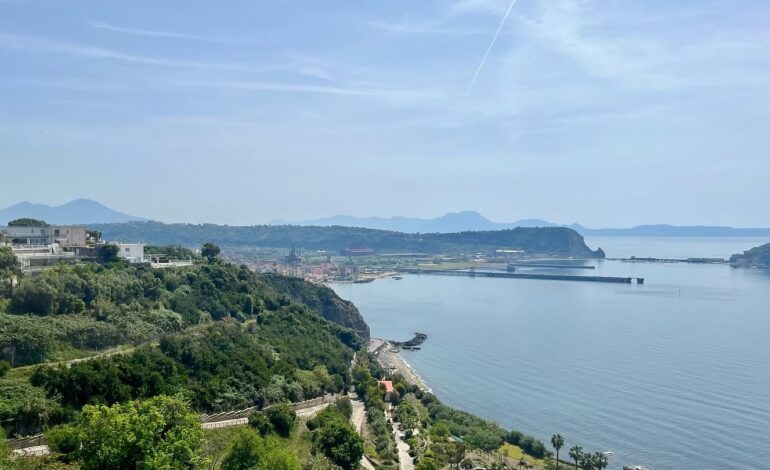 Il Grand Hotel Serapide di Pozzuoli ospiterà il team Luna Rossa per l’America’s Cup 2027