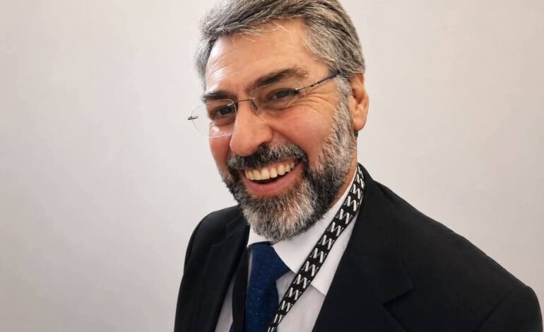 Pozzuoli dice addio a Carlo Cuomo: ha vissuto la malattia col sorriso sulle labbra