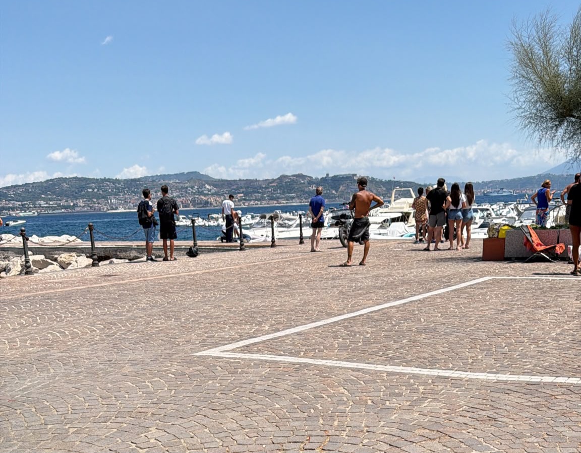 Tragedia a Bacoli: donna morta in mare