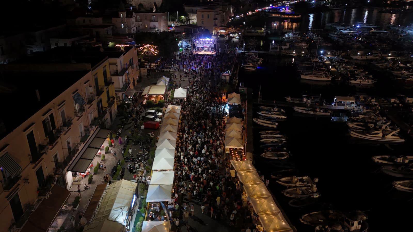 Oltre 20mila persone in tre giorni: a Bacoli Mytilus Fest 2026 chiude con il record di presenze