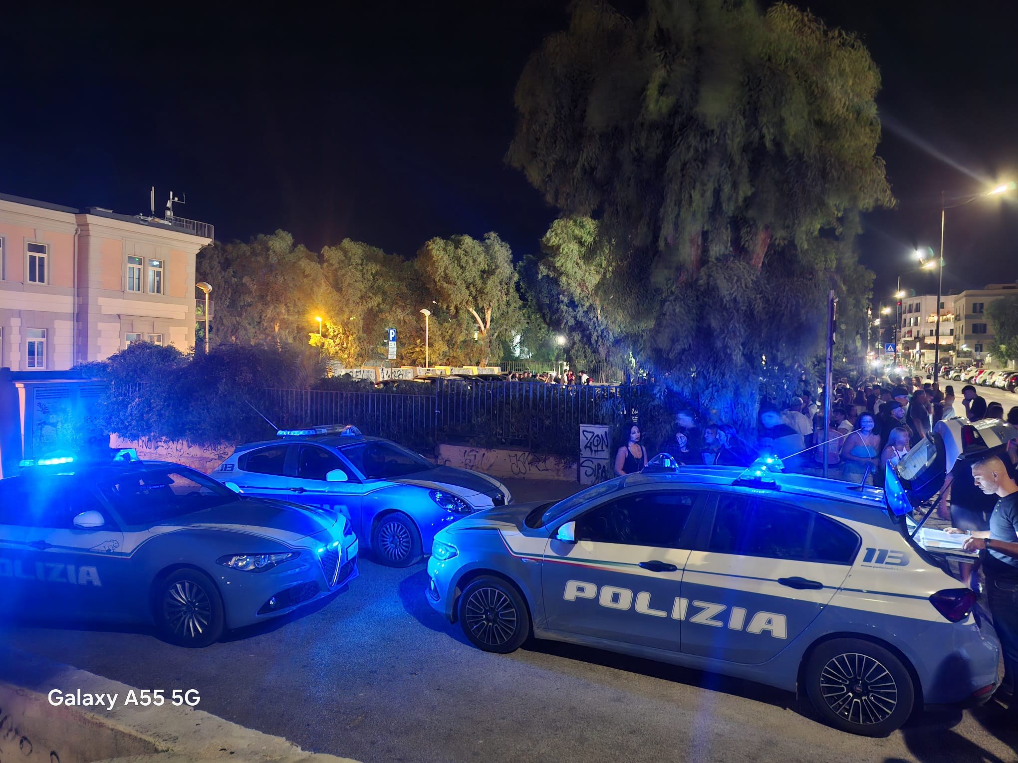 POZZUOLI/ Controlli della Polizia nella movida, due risse sventate a Largo Palazzine e Arco Felice – LE FOTO
