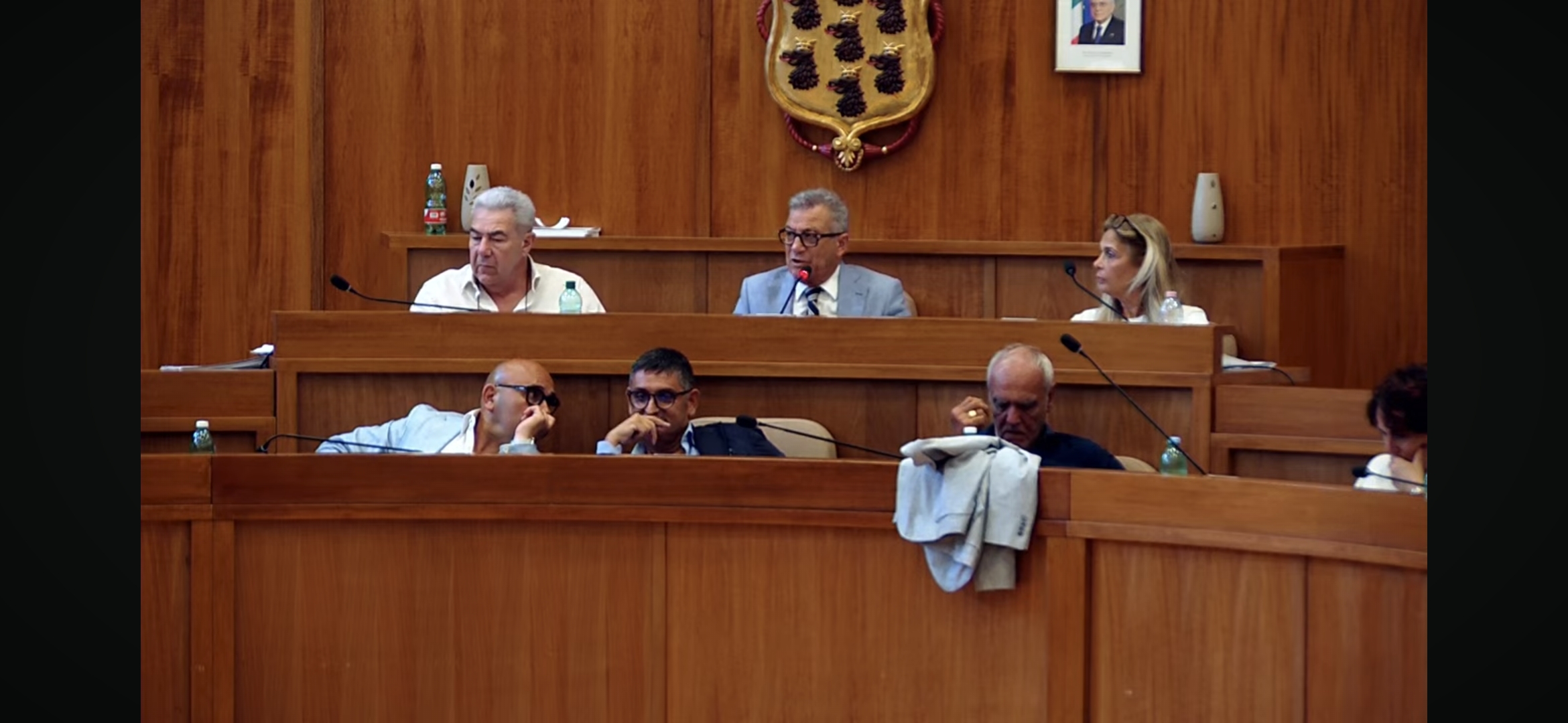 «Il sindaco metta fine a questa imbarazzante agonia politica»