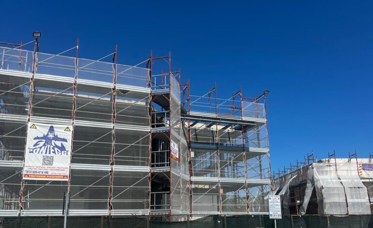 BACOLI/ Ex Liceo, la Capitaneria di Porto diffida il Comune: “Sospendere immediatamente i lavori”