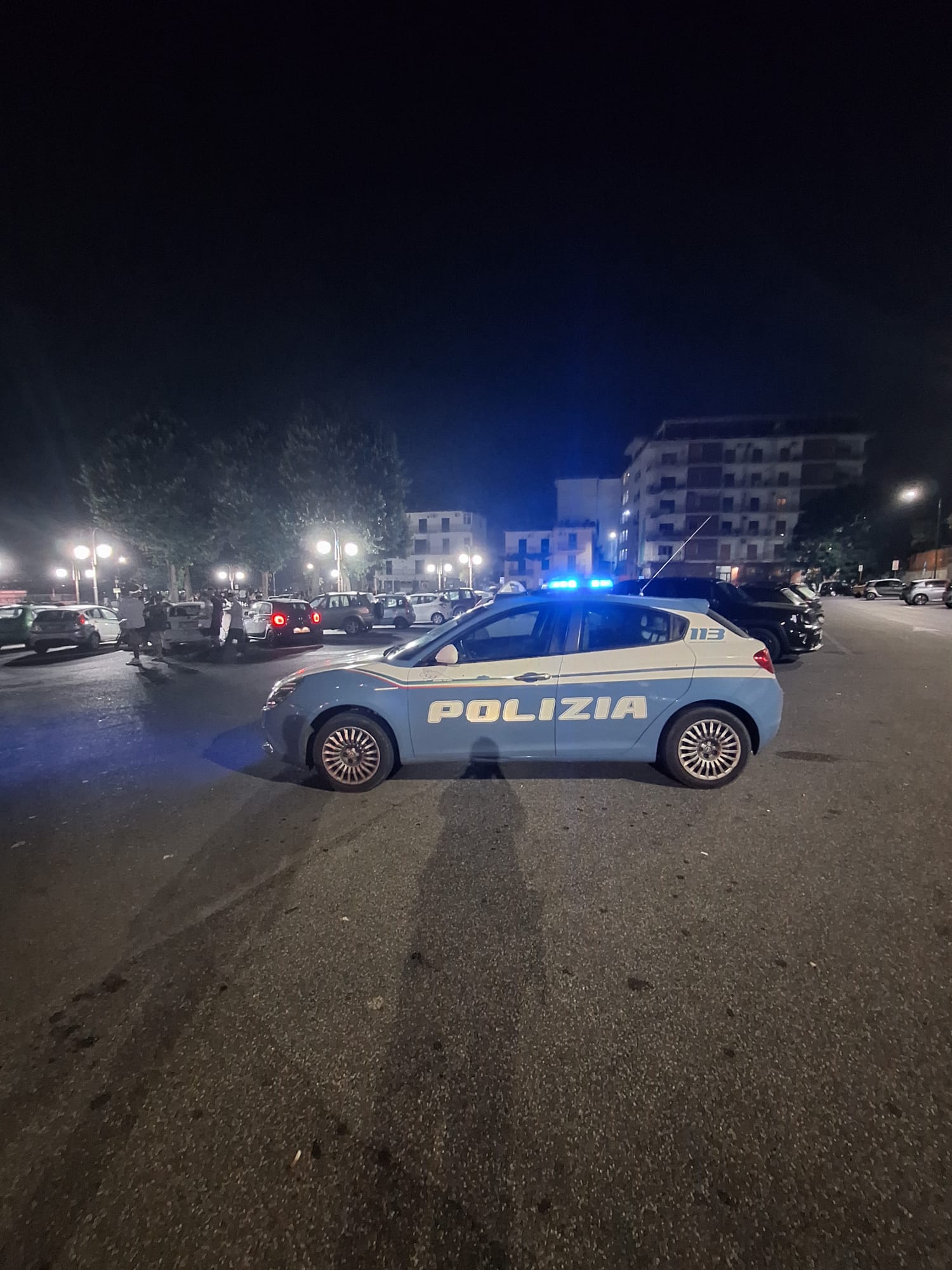 Giro di vite contro la movida selvaggia: 133 persone identificate dalla Polizia a Largo Palazzine e Arco Felice