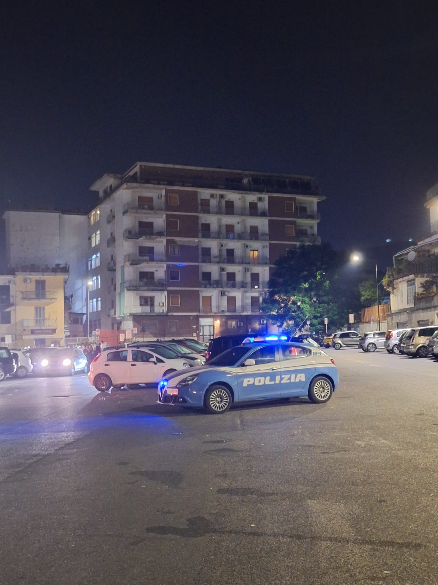 Movida violenta a Pozzuoli: 99 persone identificate a Largo Palazzine
