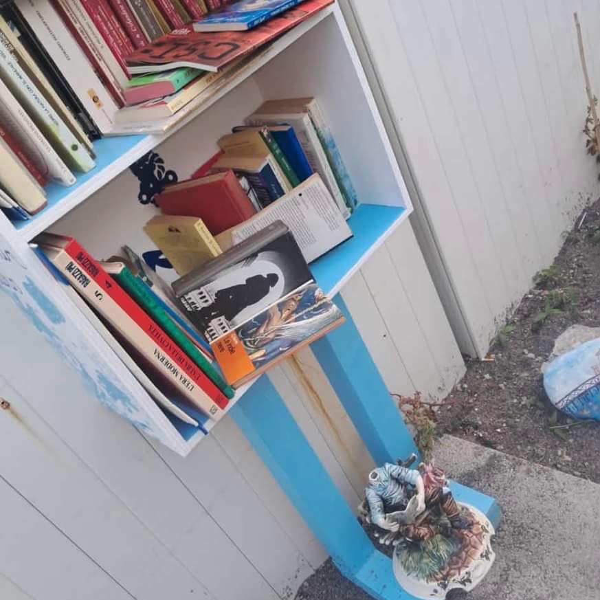 MONTE DI PROCIDA/ Vandalizzata la cassetta dei libri gratuiti a Miliscola