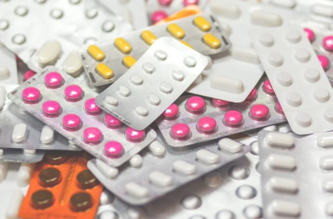 Farmaci non prescrivibili scatenano la rabbia di madre e figlio, 3 feriti all’ASL