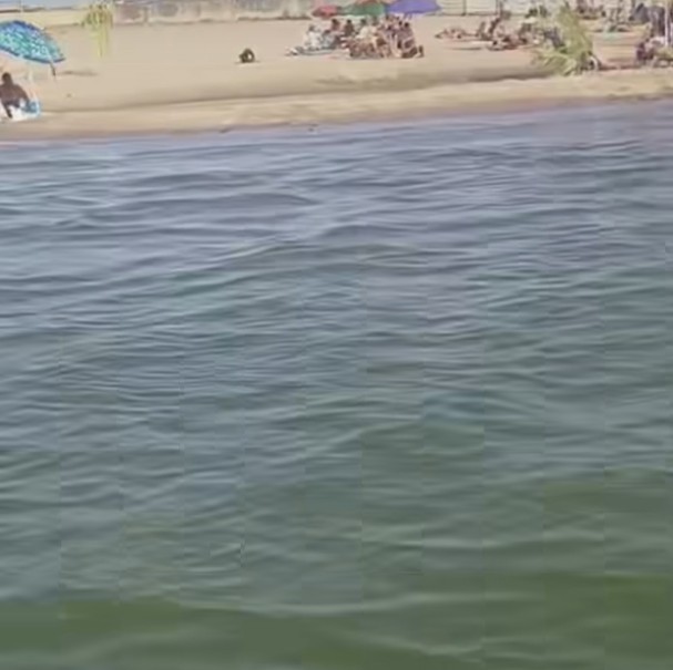 Sversamenti in mare, protestano i balneari da Varcaturo e Castel Volturno