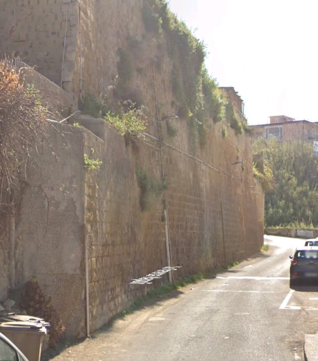 «A Pozzuoli strada chiusa da 4 mesi. Com’è possibile?»