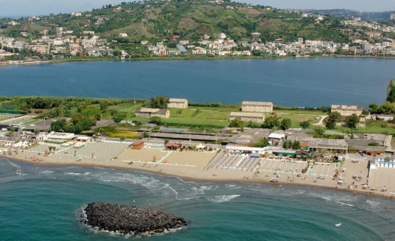 BACOLI/ Il Tar sospende le diffide ai lidi balneari: salva la stagione estiva