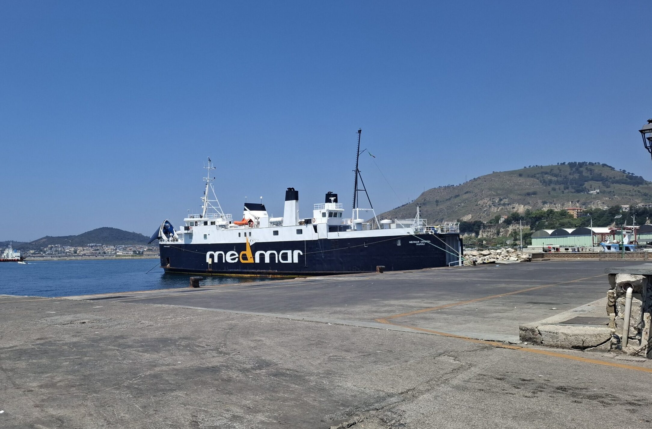 Stop imbarchi al porto di Pozzuoli, i sindaci di Ischia scrivono al Prefetto «Tutti i traghetti a Napoli»