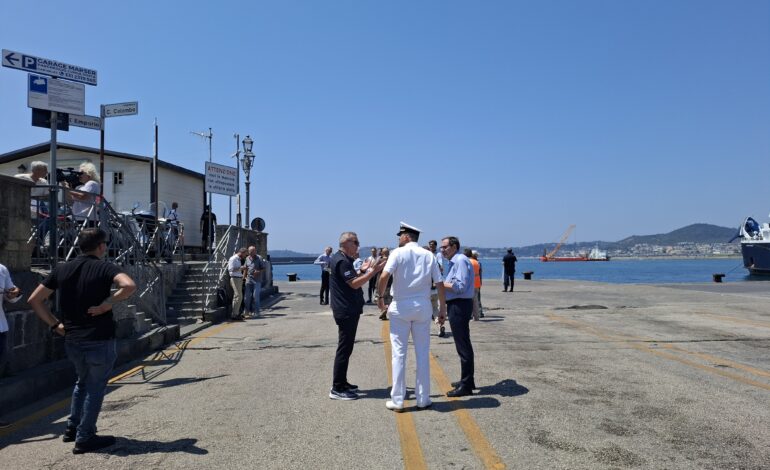 Porto di Pozzuoli chiuso ai mezzi pesanti