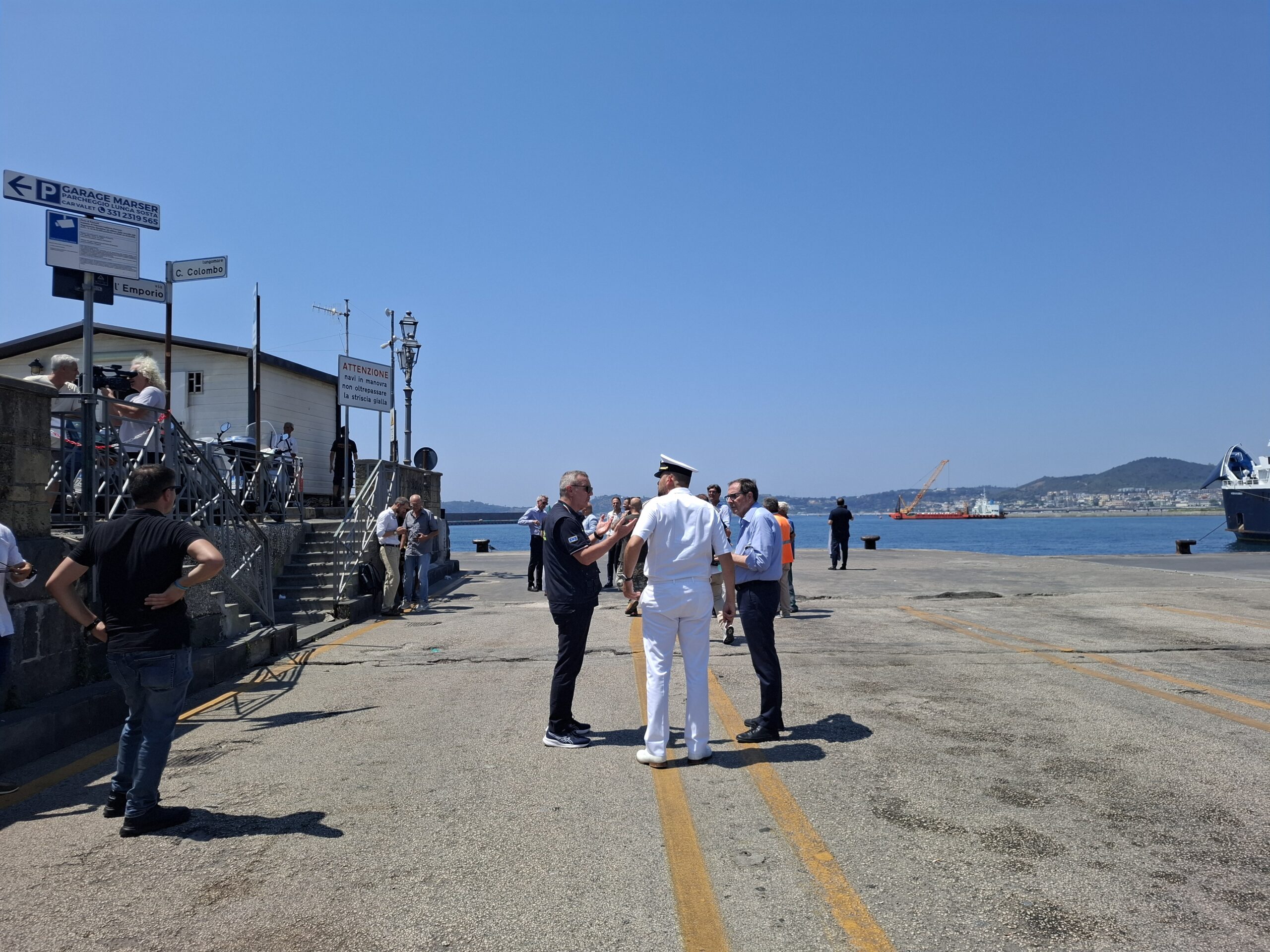 Porto di Pozzuoli chiuso ai mezzi pesanti