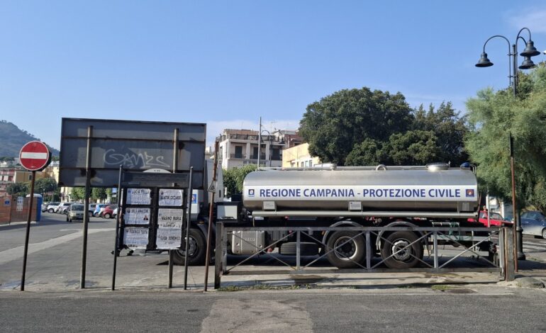 Manca ancora l’acqua in alcune zone di Pozzuoli, attivate tre autobotti