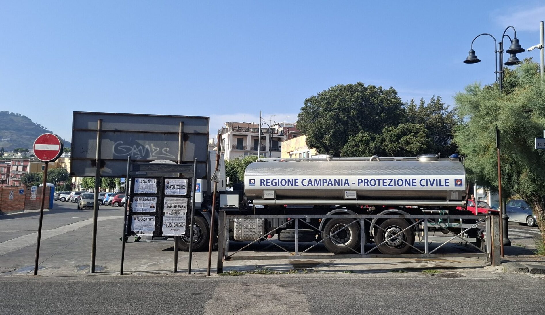 Manca ancora l’acqua in alcune zone di Pozzuoli, attivate tre autobotti