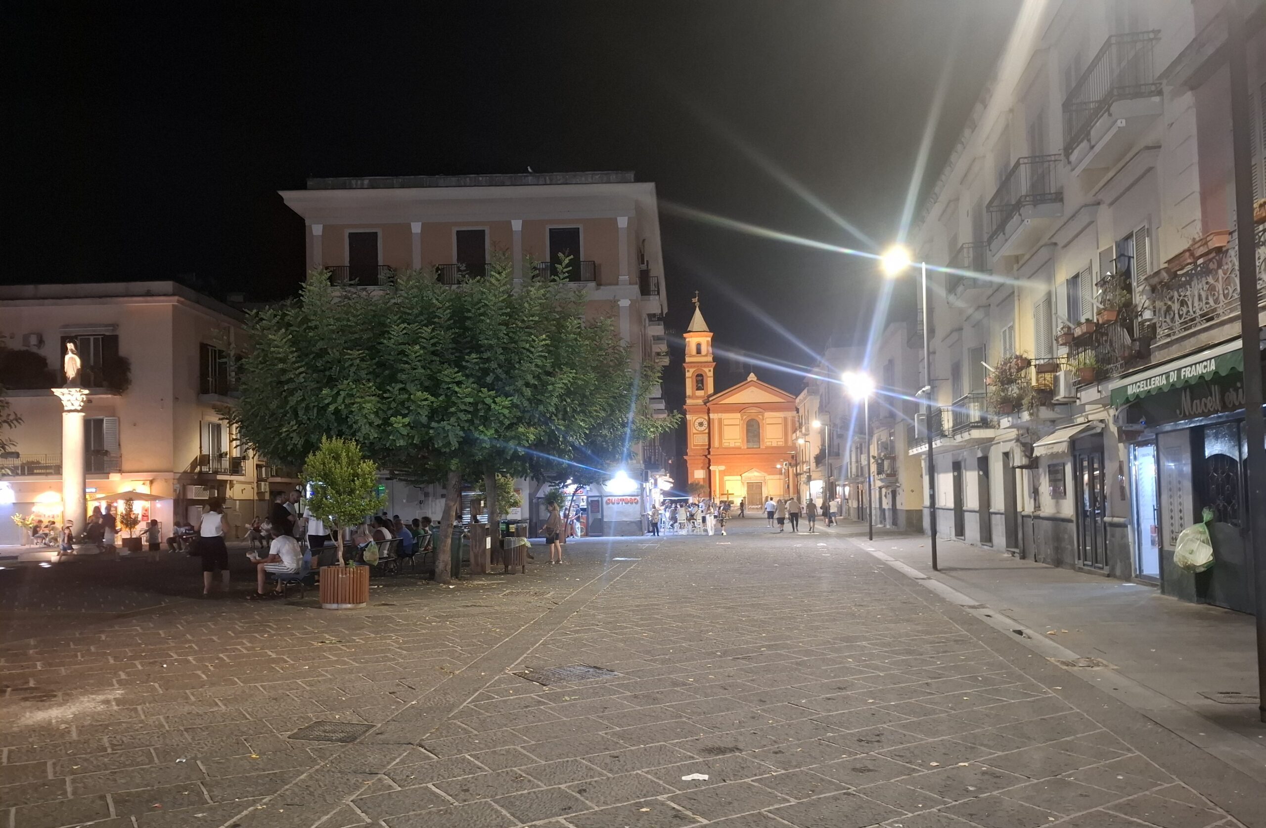«Commercianti e sfollati abbandonati» Il grido di aiuto da Pozzuoli arriva in Parlamento