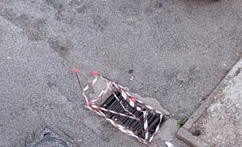 POZZUOLI/ La denuncia: «Bambina rimasta incastrata in un tombino al Rione Toiano»