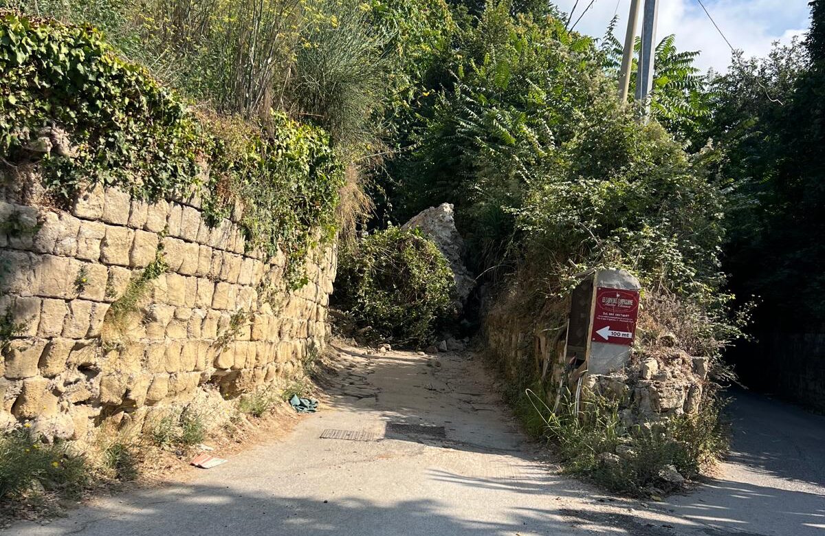 Bradisismo, a Pozzuoli crollata una parte della Necropoli di via Celle – LE FOTO