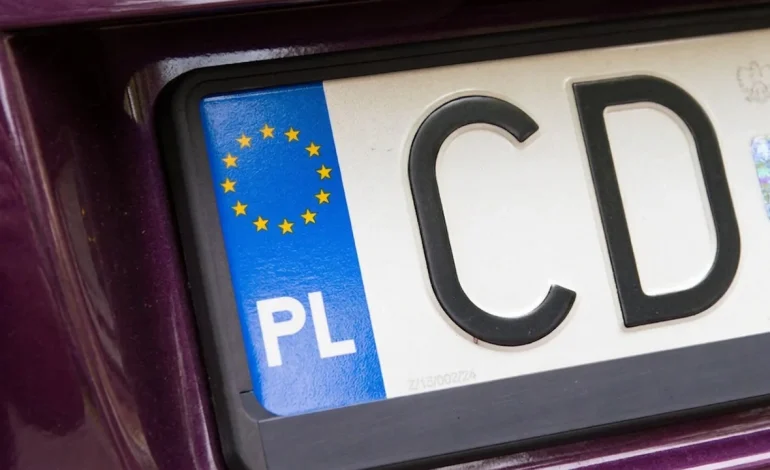 Rc Auto, Ferrante (Mit): «Obbligo assicurazione in Italia per targhe estere, stop abusi»