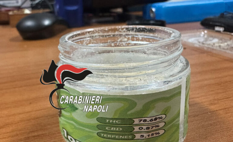 Droga “white hash” a Monterusciello, tra gli arrestati c’è il nipote del boss di Pozzuoli Gennaro Longobardi – I NOMI