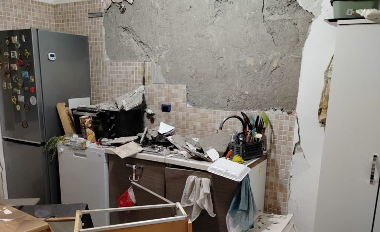 Bradisismo a Pozzuoli, il nuovo bollettino: 1700 sfollati, 691 case dichiarate inagibili