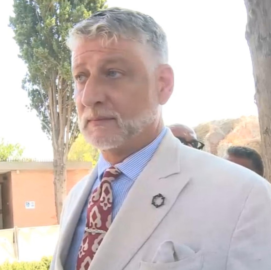 Da Forza Italia solidarietà al ministro Giuli per le contestazioni ricevute a Pozzuoli «Governo vicino alla popolazione»