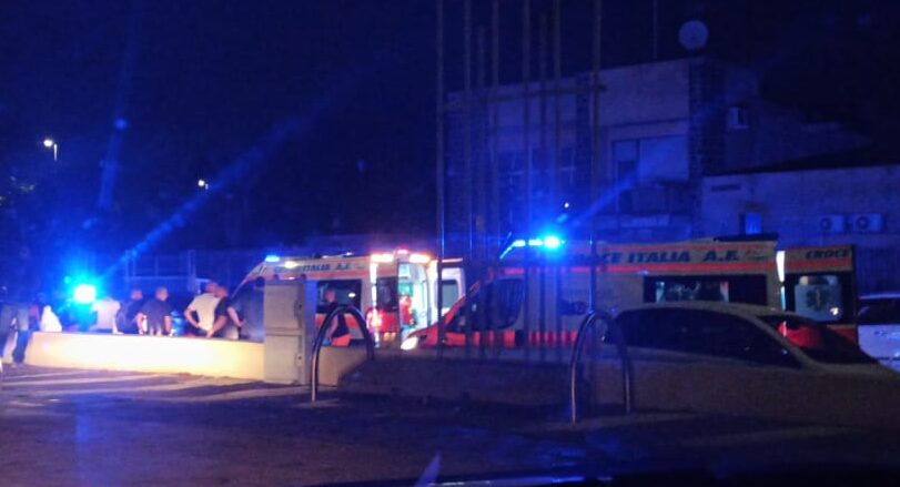 POZZUOLI/ Scontro auto-scooter a Licola Borgo: due 19enni feriti, uno è in prognosi riservata