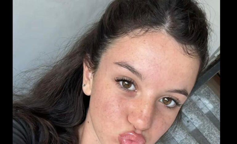 «Ciao Manuela, per sempre nel mio cuore» il ricordo del fidanzatino della studentessa morta a Licola
