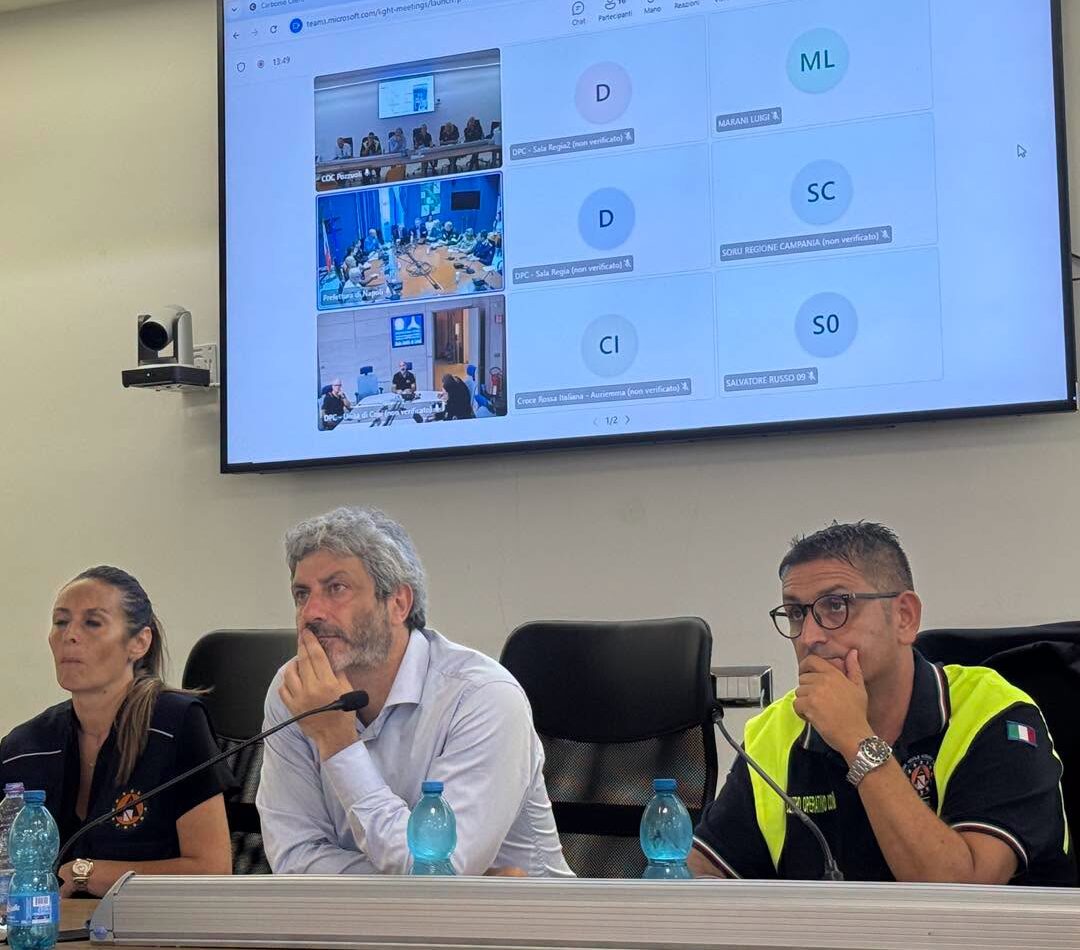 Il sindaco di Pozzuoli ai cittadini «Sono ore difficili, siamo vicini ad ognuno di voi»