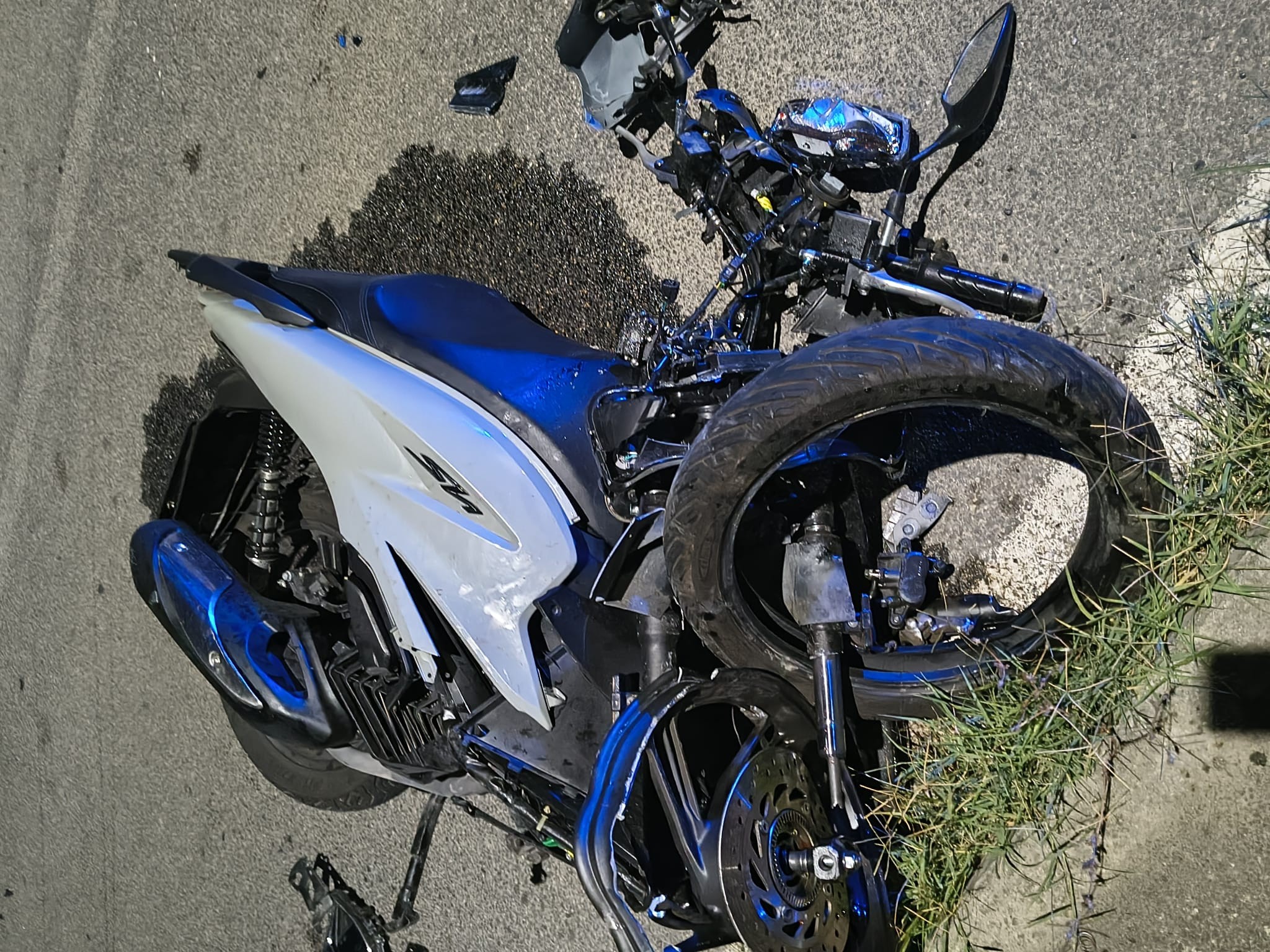 Tragedia a Licola: morta 16enne in incidente stradale, grave l’amica di 18 anni – LE FOTO