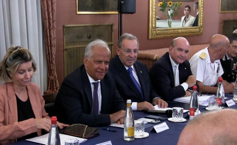 Il Ministro Piantedosi incontra i sindaci «Rafforzeremo la capacità amministrativa dei comuni, Pozzuoli in primis»