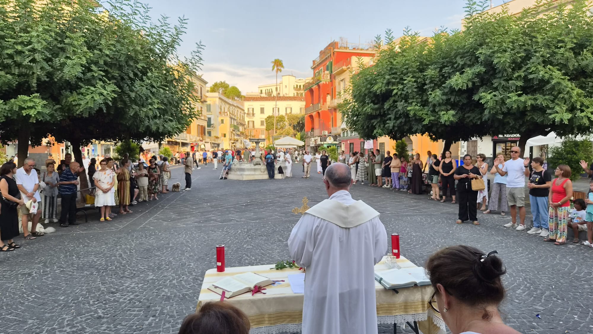 Emergenza bradisismo: contro la speculazione sugli affitti l’appello dei parroci e della Caritas diocesana