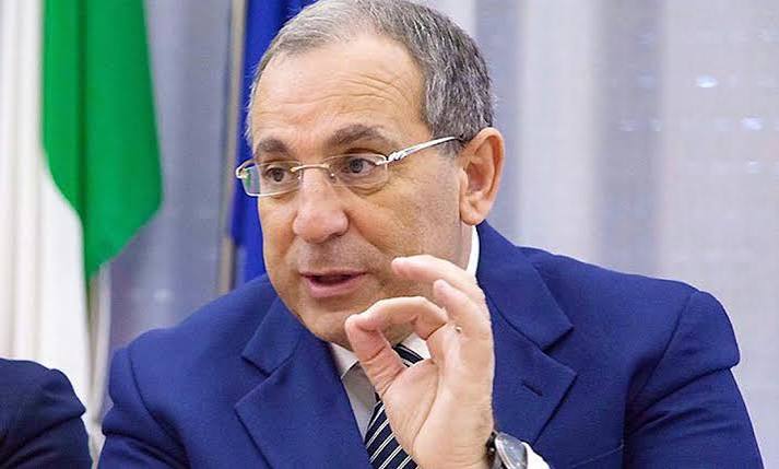 Bradisismo, ipotesi contributo forfettario agli sfollati e ristoro per i commercianti di Pozzuoli