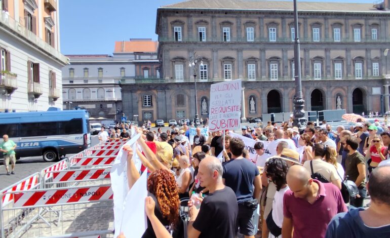Pozzuoli, sfollati e comitati delusi «Nessuna risposta concreta, l’incontro in Prefettura non ci ha soddisfatto»