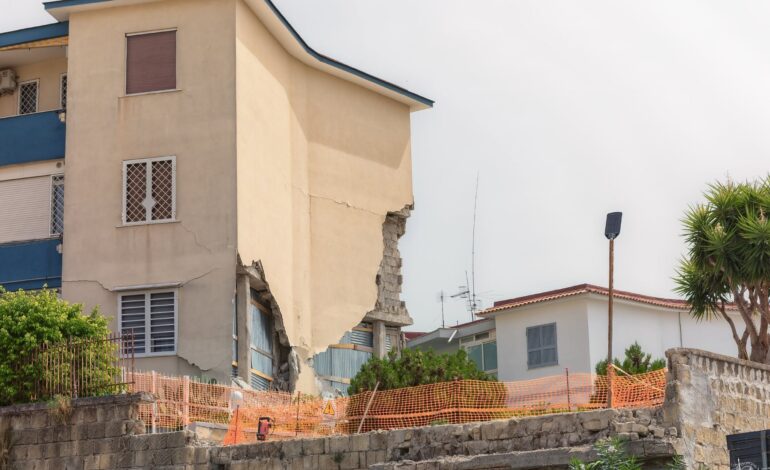 POZZUOLI/ «Vogliamo la stato di emergenza» Cittadini annunciano protesta al consiglio comunale 