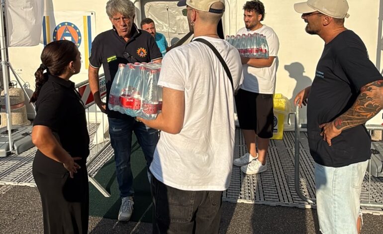 Solidarietà senza fine a Pozzuoli: i volontari del club Bruno Marotta consegnano aiuti agli sfollati