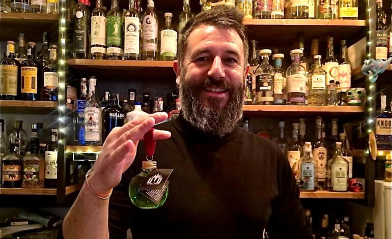 Casa distrutta e locale danneggiato, il grido di dolore di Ugo «Ho paura di andare a dormire. Resto o vado via?»