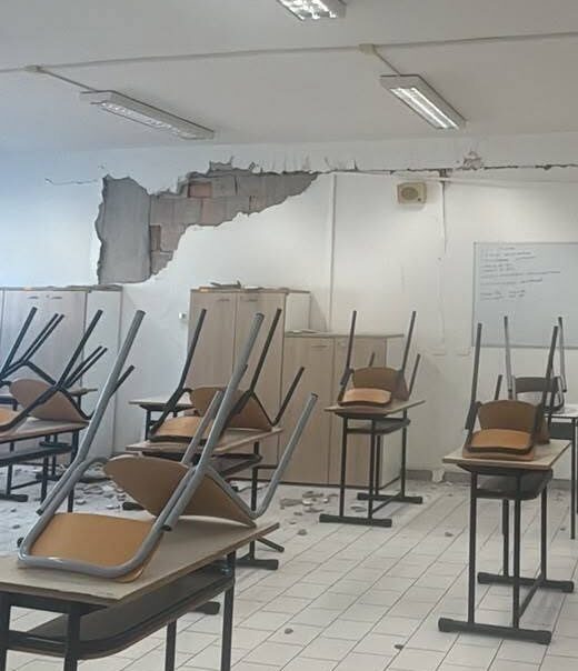 Bradisismo, tra le scuole danneggiate ci sono Virgilio, Tassinari e Pareto. Gravi danni alla Marconi