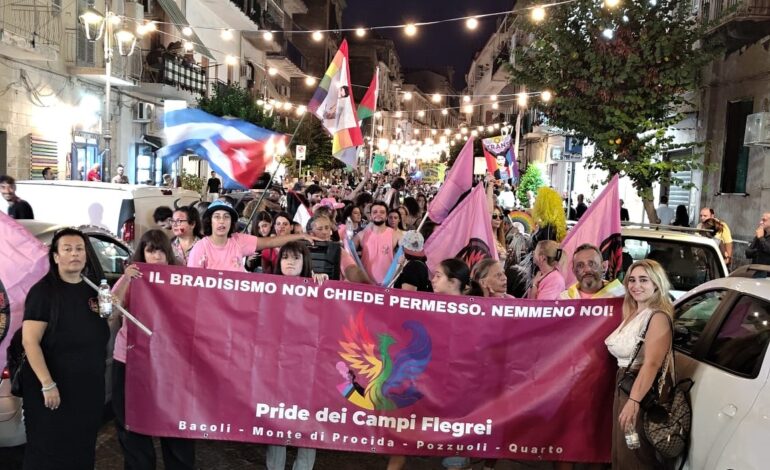 Successo per il primo Pride dei Campi Flegrei, ma cresconl odio social e omofobia