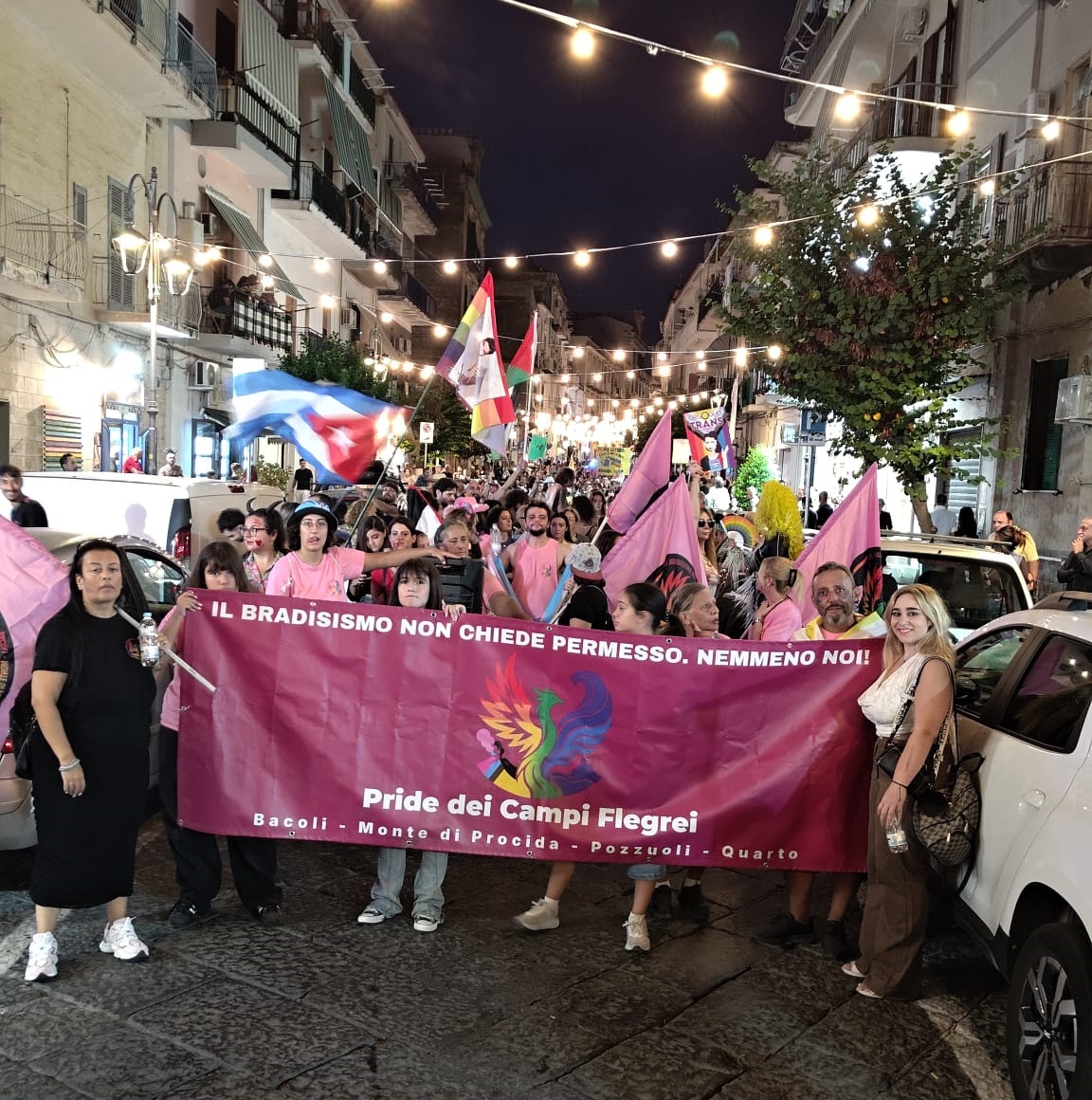 Successo per il primo Pride dei Campi Flegrei, ma cresconl odio social e omofobia