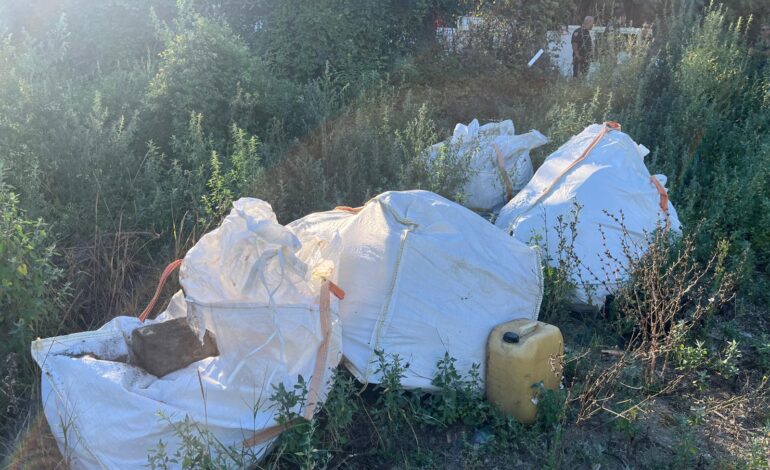Blitz della Polizia Municipale a Pozzuoli: scoperte due discariche abusive – LE FOTO