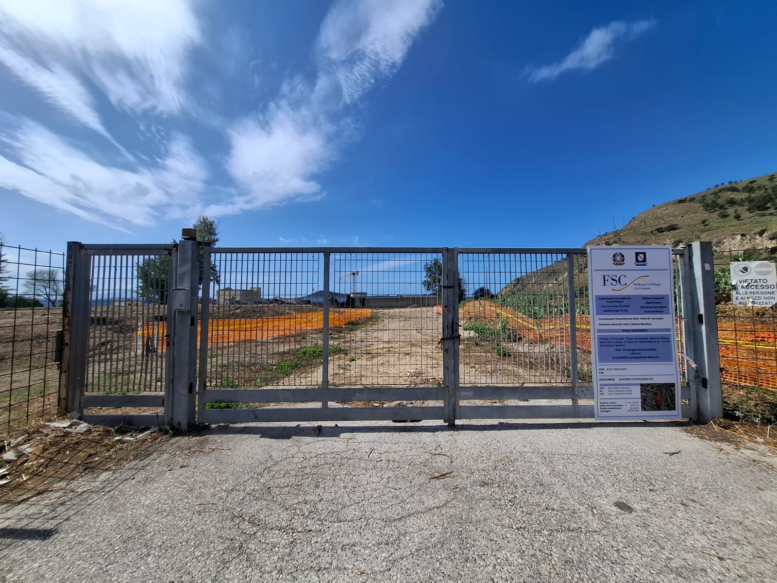 POZZUOLI/ Hub di via Campana ancora chiuso: consigliere di maggioranza attacca tutti «Stanno ancora a pulire da 2 anni»